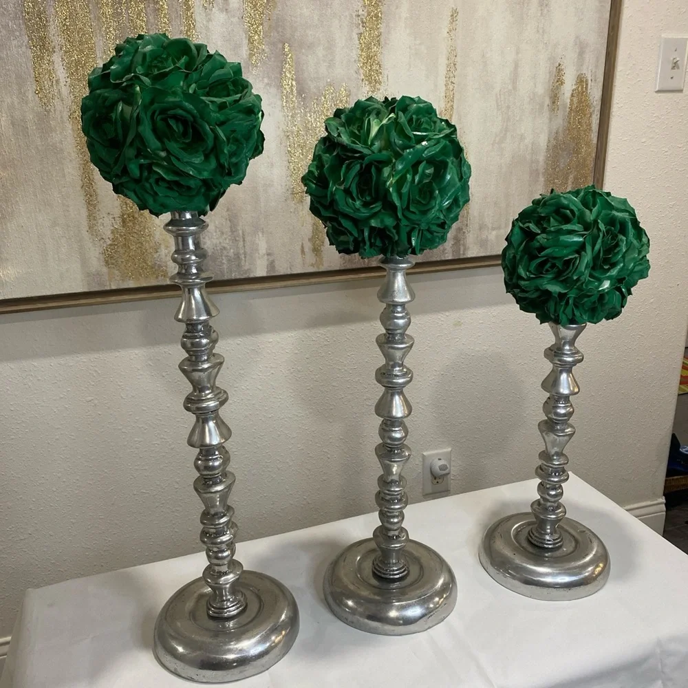 Elegant Silver Candle Holders with Green Floral Accents ⭐️
